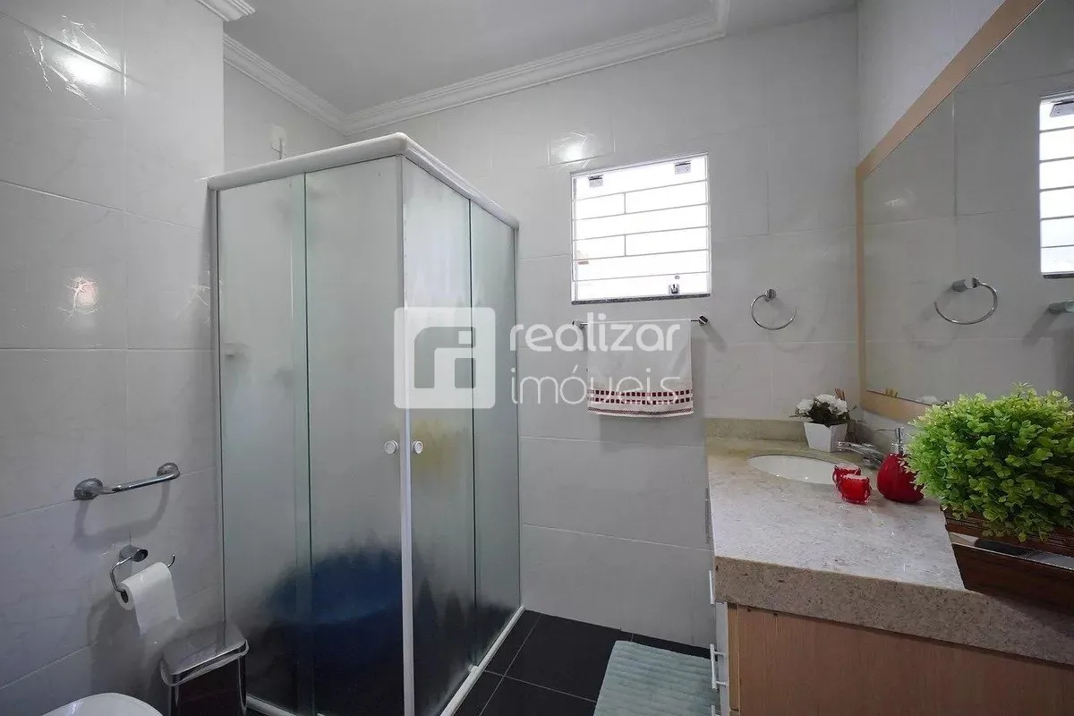 Furnished 5-bedroom house with equipped kitchen — photo 10