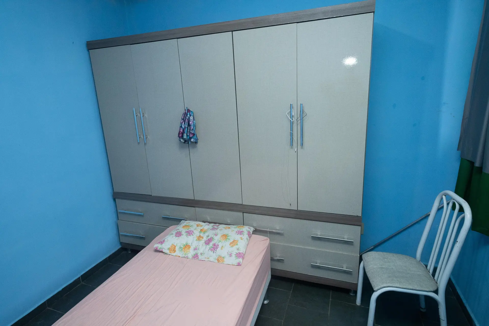 Apartamento amueblado con 2 dormitorios y jardín privado — photo 5