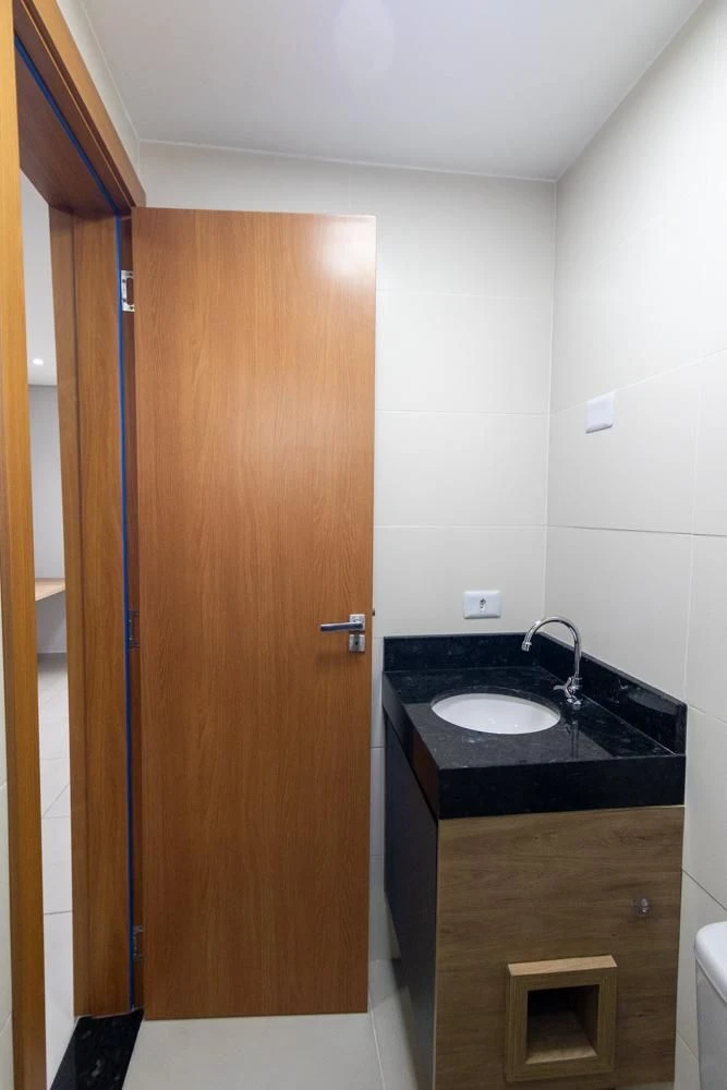 3-bedroom apartment in a building with a pool — photo 12