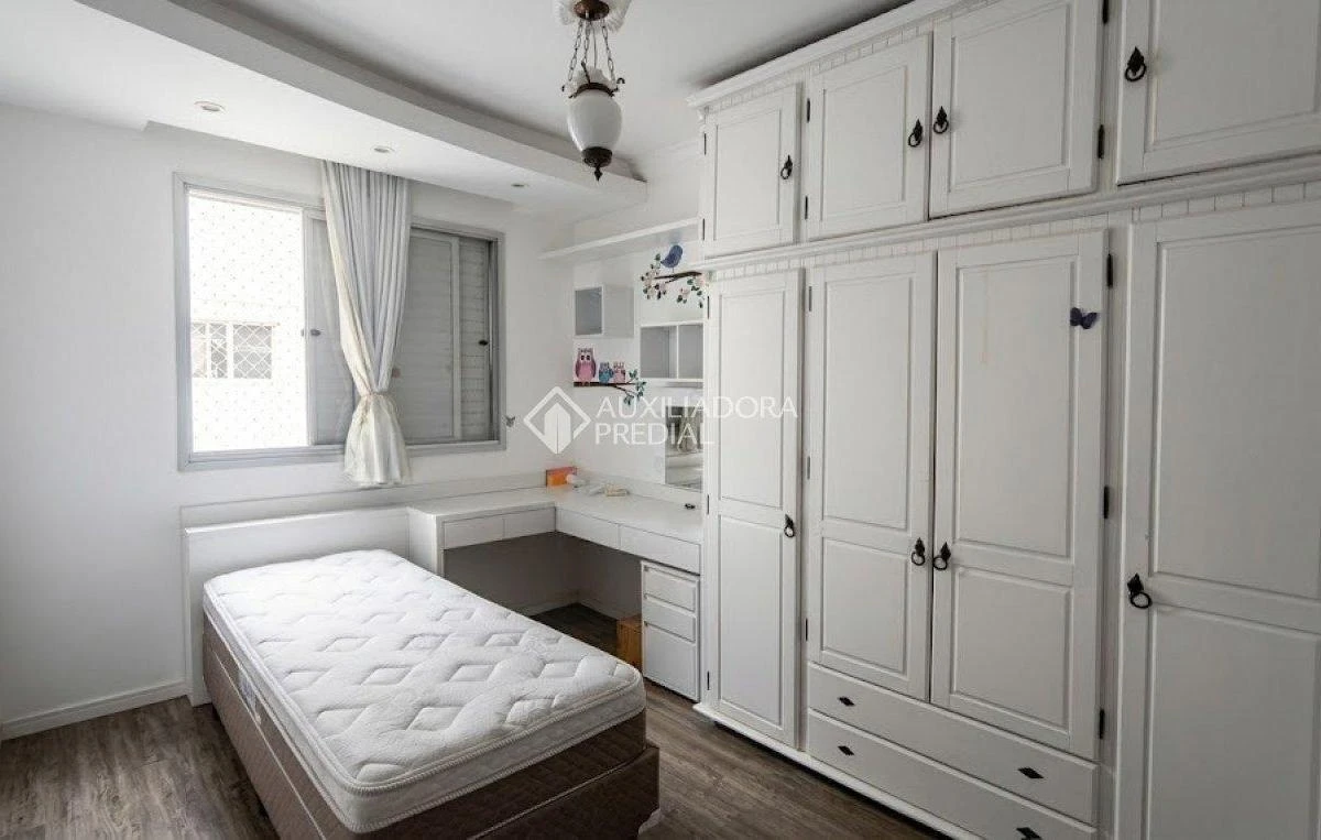 3-bedroom apartment with a washing machine — photo 34