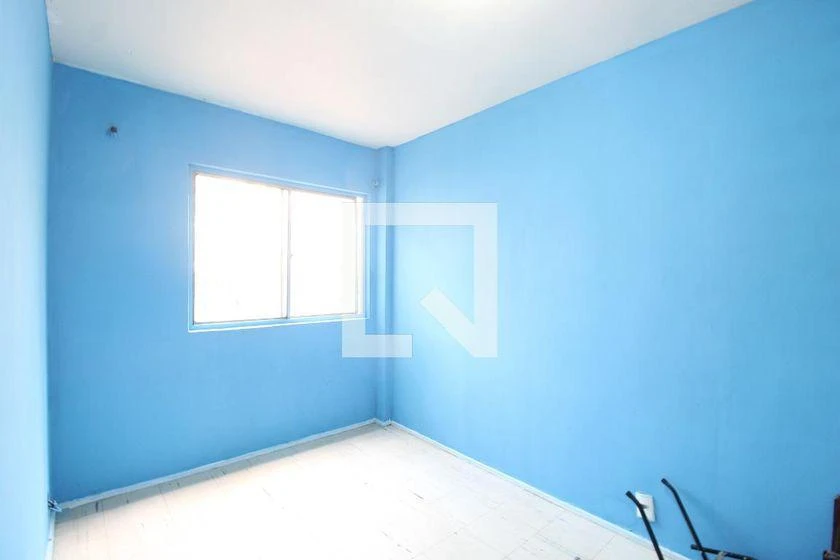 2-bedroom apartment in a building with a pool — photo 4