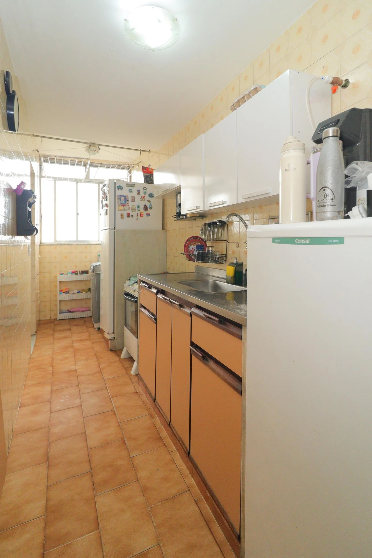 Furnished 3-bedroom apartment with balcony — photo 32