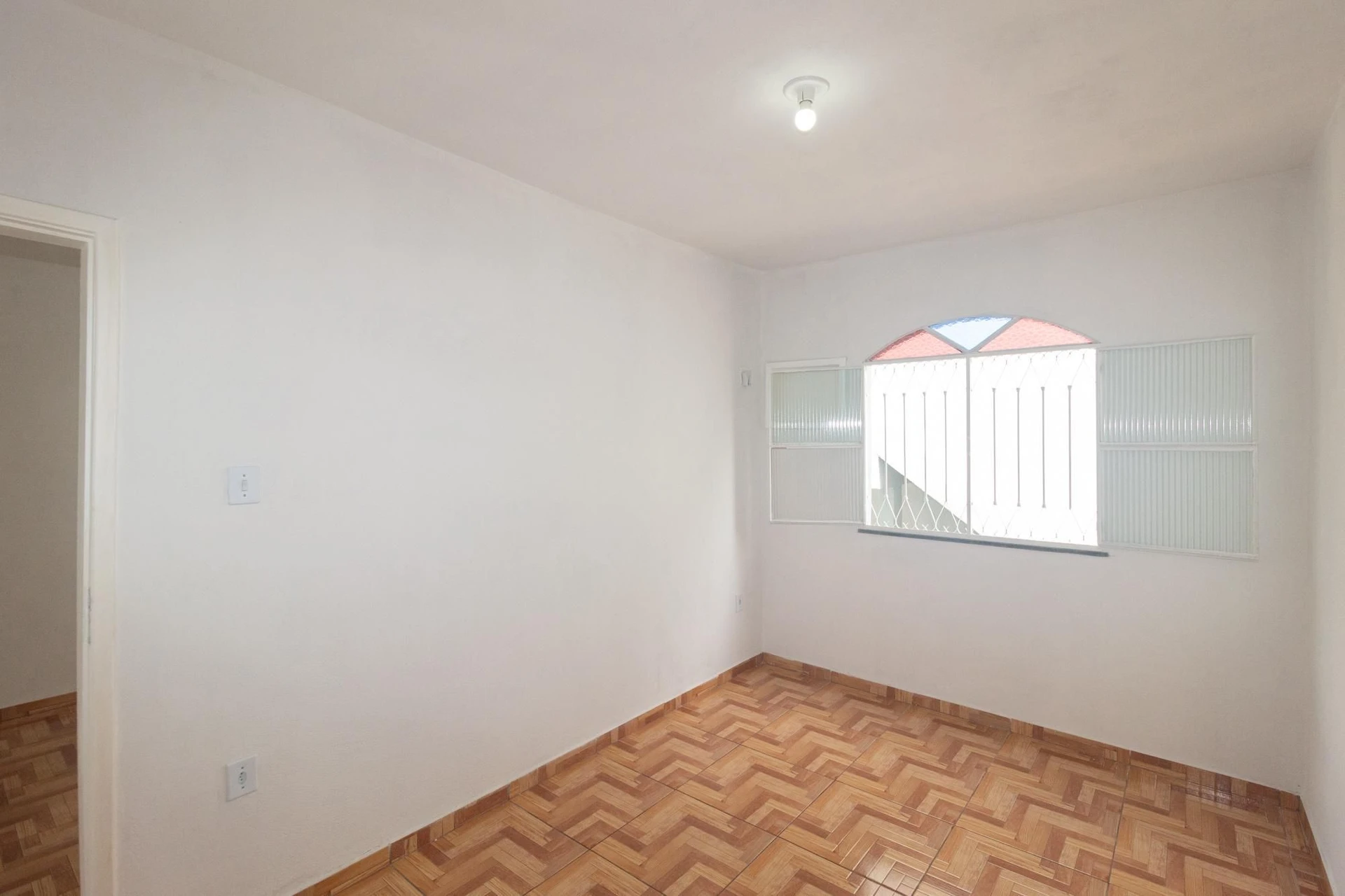 Unfurnished house with 1 bedroom and 1 bathroom — photo 17