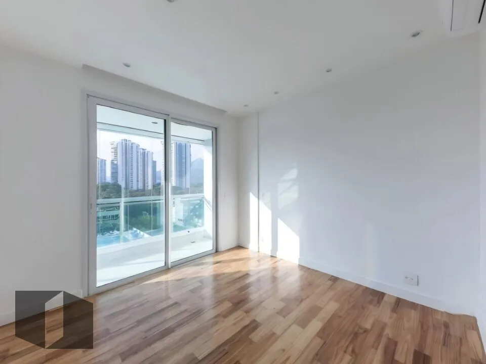 Penthouse with 5 bedrooms and balcony BBQ — photo 42