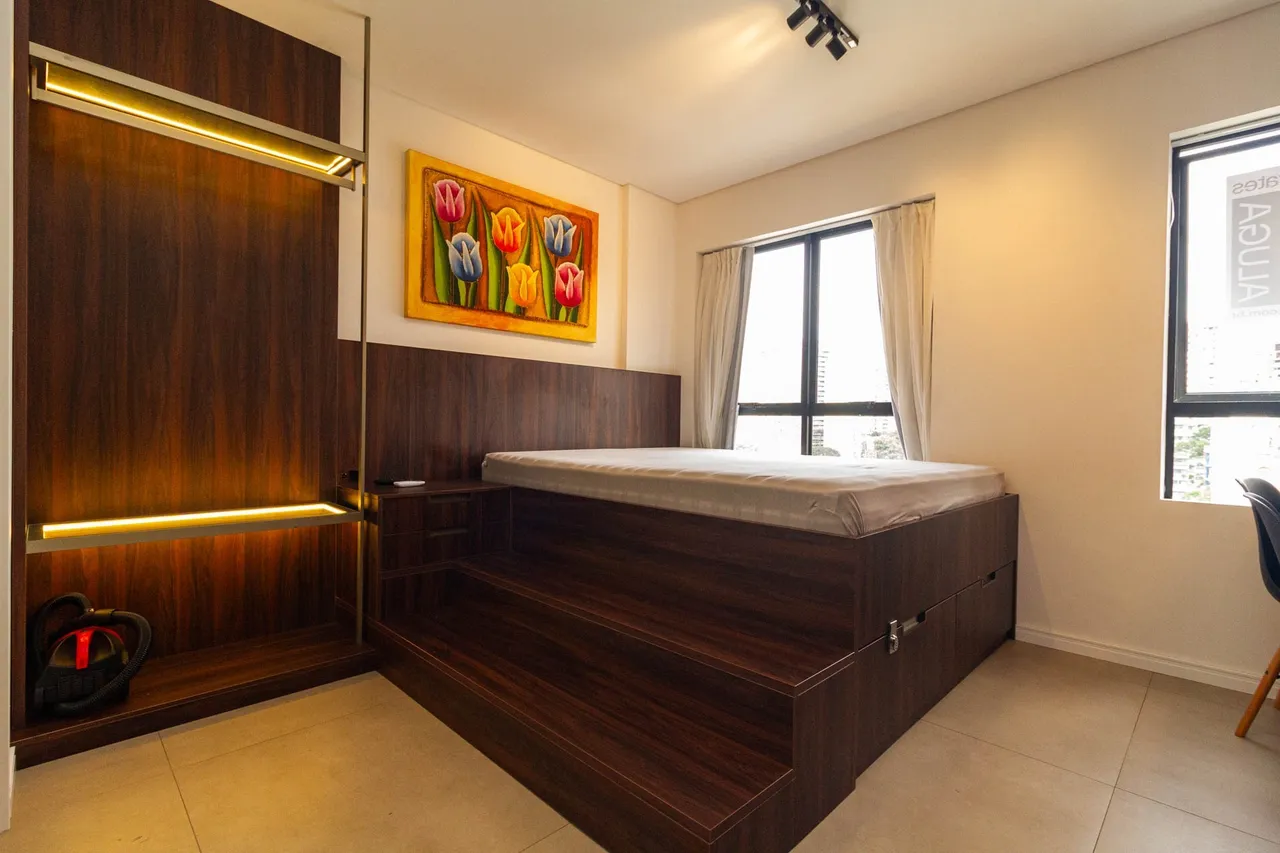Furnished 1-bedroom apartment with a compact kitchen — photo 7