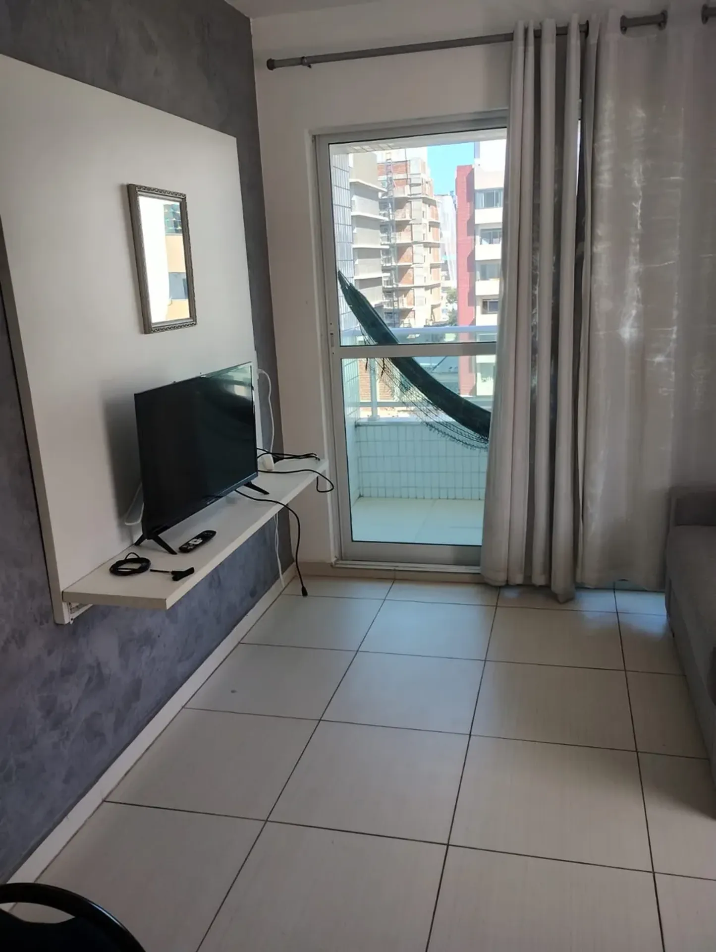 Мебльована квартира 60 м² з 1 спальнею і ванною-сюїт