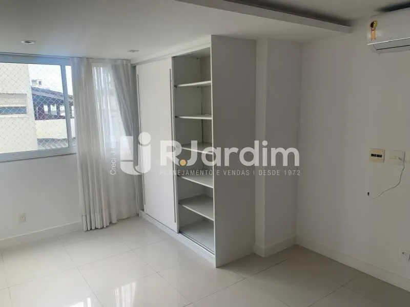 Rental apartment with 4 bedrooms and glassed balcony — photo 2