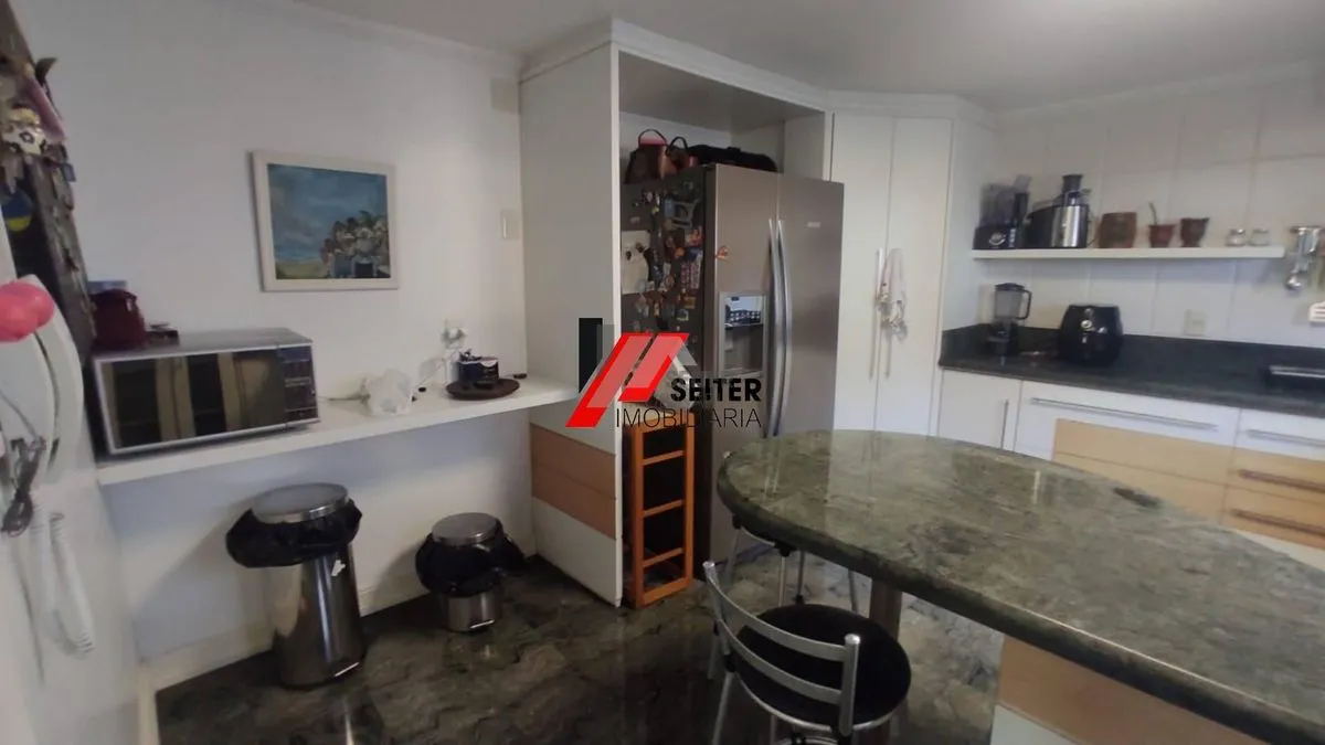 Rental house with 5 bedrooms and an open-plan kitchen — photo 55