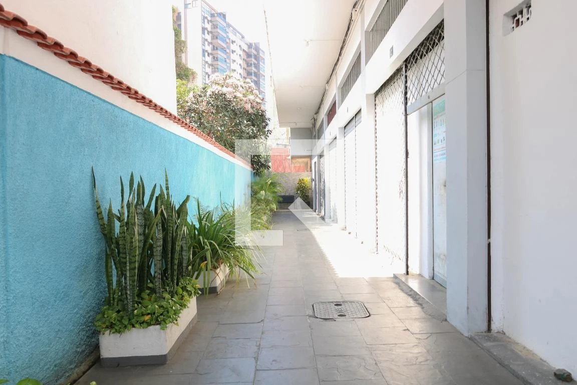 Apartamento com 2 quartos e cozinha fechada com fogão a gás — photo 25