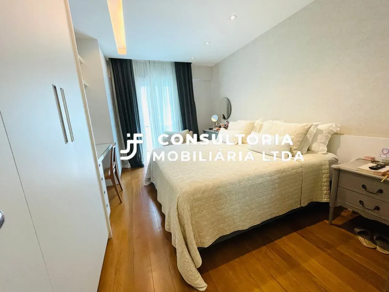 Apartamento mobiliado 160 m² com 3 quartos e 5 banheiros — photo 15