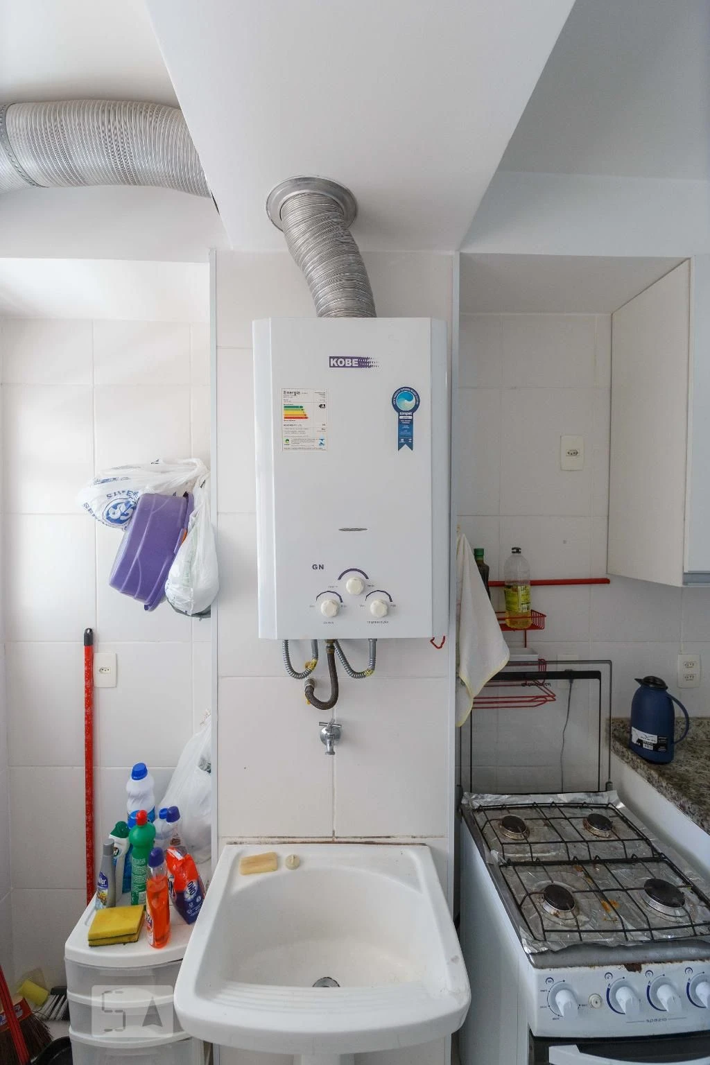 Furnished 3-bedroom apartment with private BBQ — photo 17