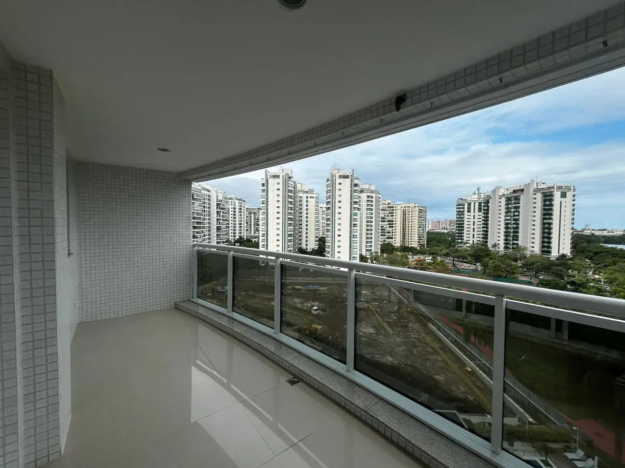Apartamento de 2 quartos com varanda e cozinha separada — photo 4