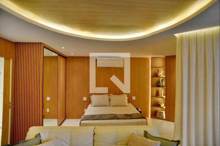 One-bedroom apartment in a building with a gym — photo 3