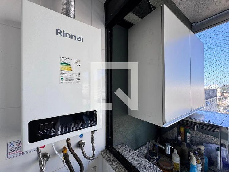 Furnished apartment, 80 m², with a glass-enclosed balcony — photo 42