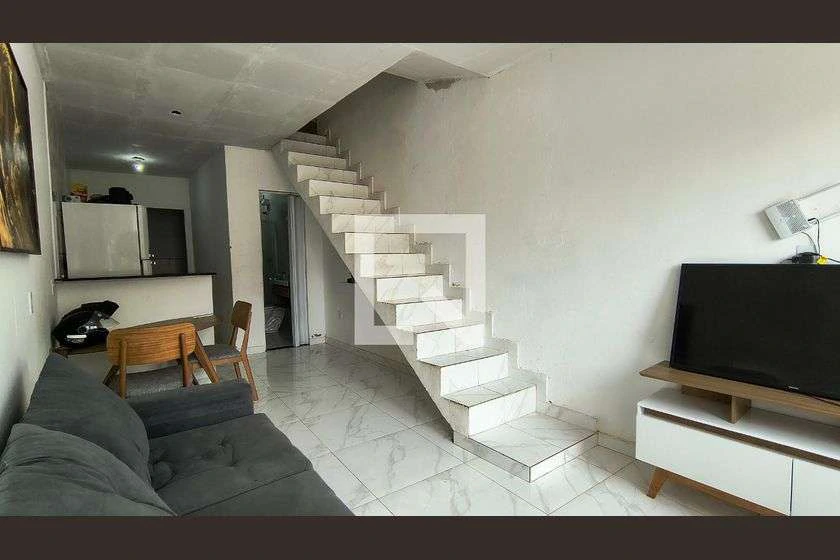 Меблированный дом с 2 спальнями и 2 парковками, 100 м²