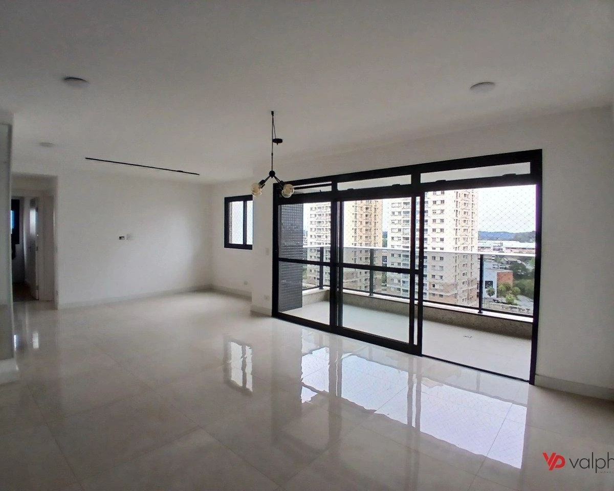 2-bedroom apartment in a building with a gym — photo 9