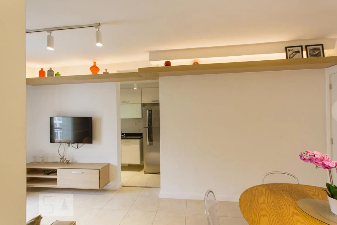 60 m² apartment with a walk-in closet and a home office — photo 13