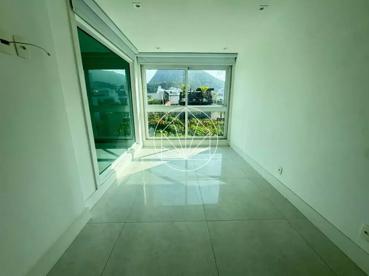 Apartment, 660 m², with a mountain view — photo 5