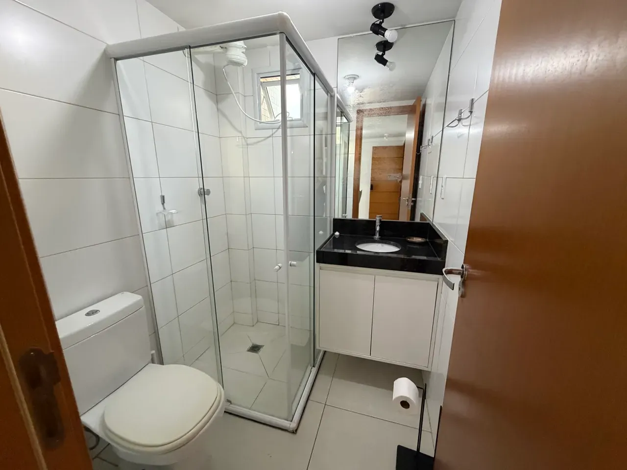 Облаштована квартира з 2 спальнями та кухнею з газом — photo 8
