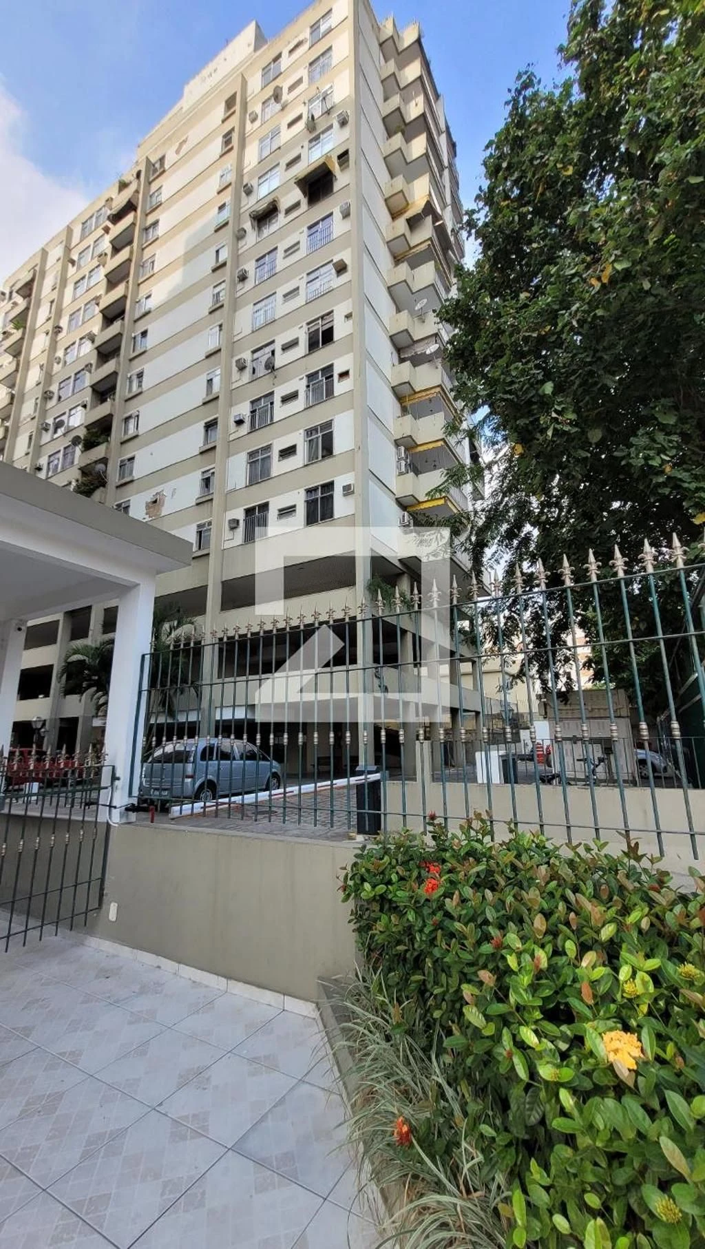 60 m² apartment with a walk-in closet and a private BBQ — photo 49