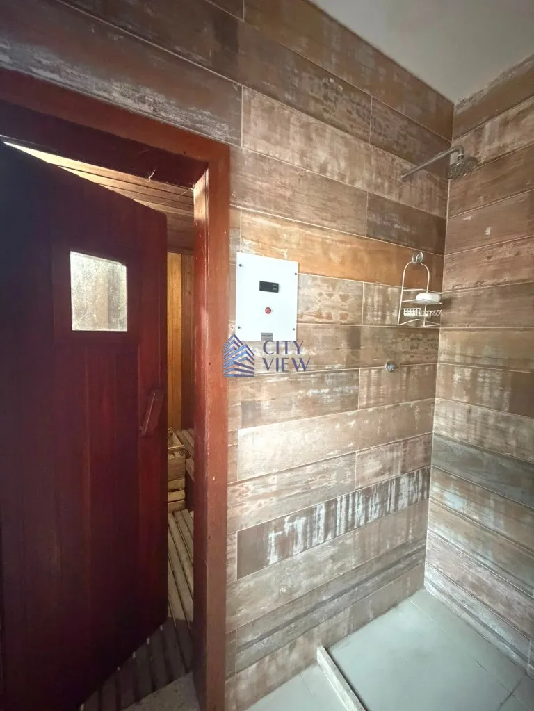 4-bedroom 500 m² house with 5 bathrooms — photo 56