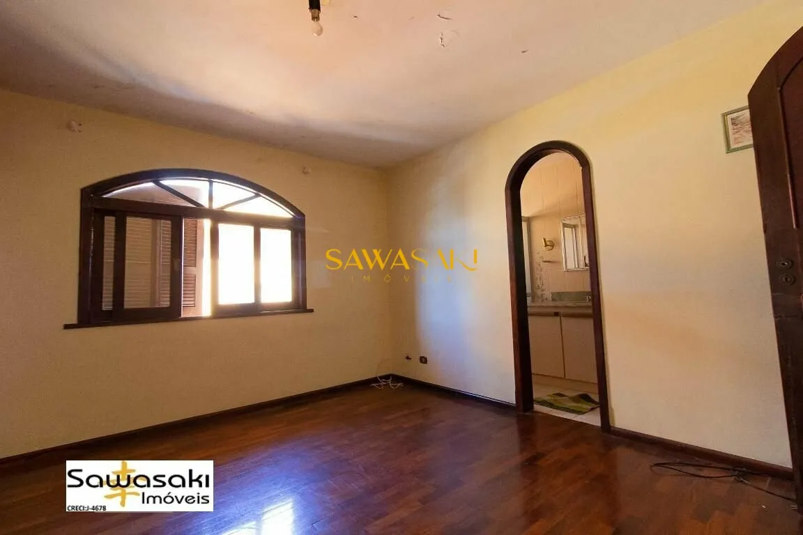 House with 8 bedrooms, 4 en-suites and private garden — photo 14