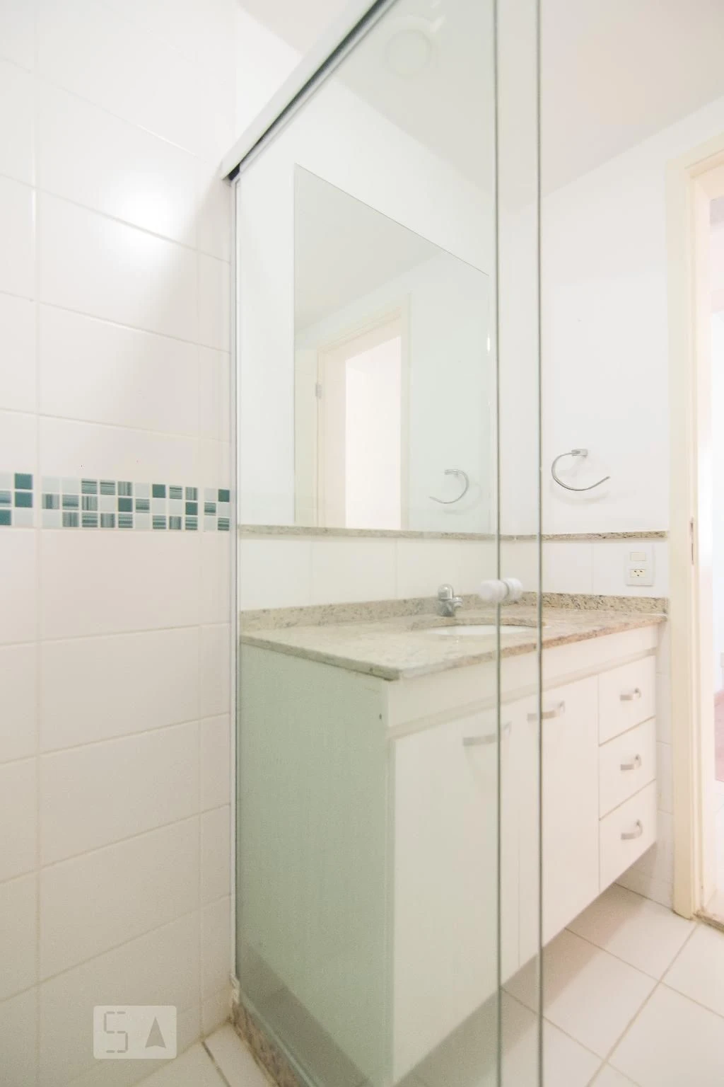3-bedroom apartment in a building with a sauna — photo 25