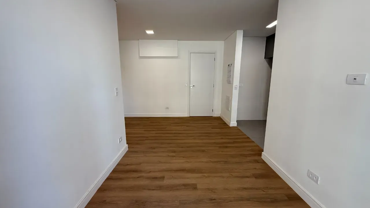 Apartment with 2 bedrooms, 2 bathrooms, and a balcony — photo 9