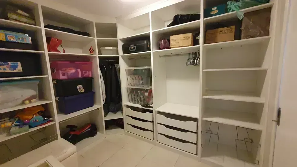 650 m² house with 6 en-suite bedrooms and 4 parking spots — photo 10