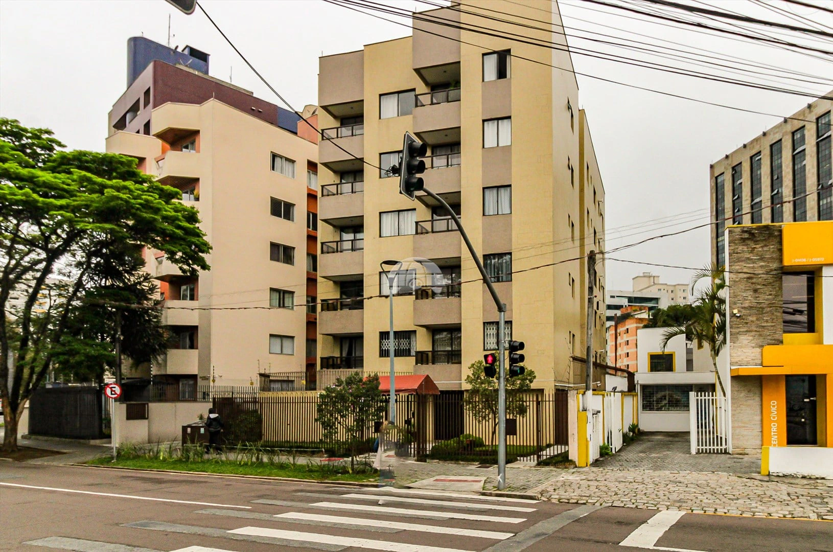 1-bedroom apartment with tile floors — photo 5