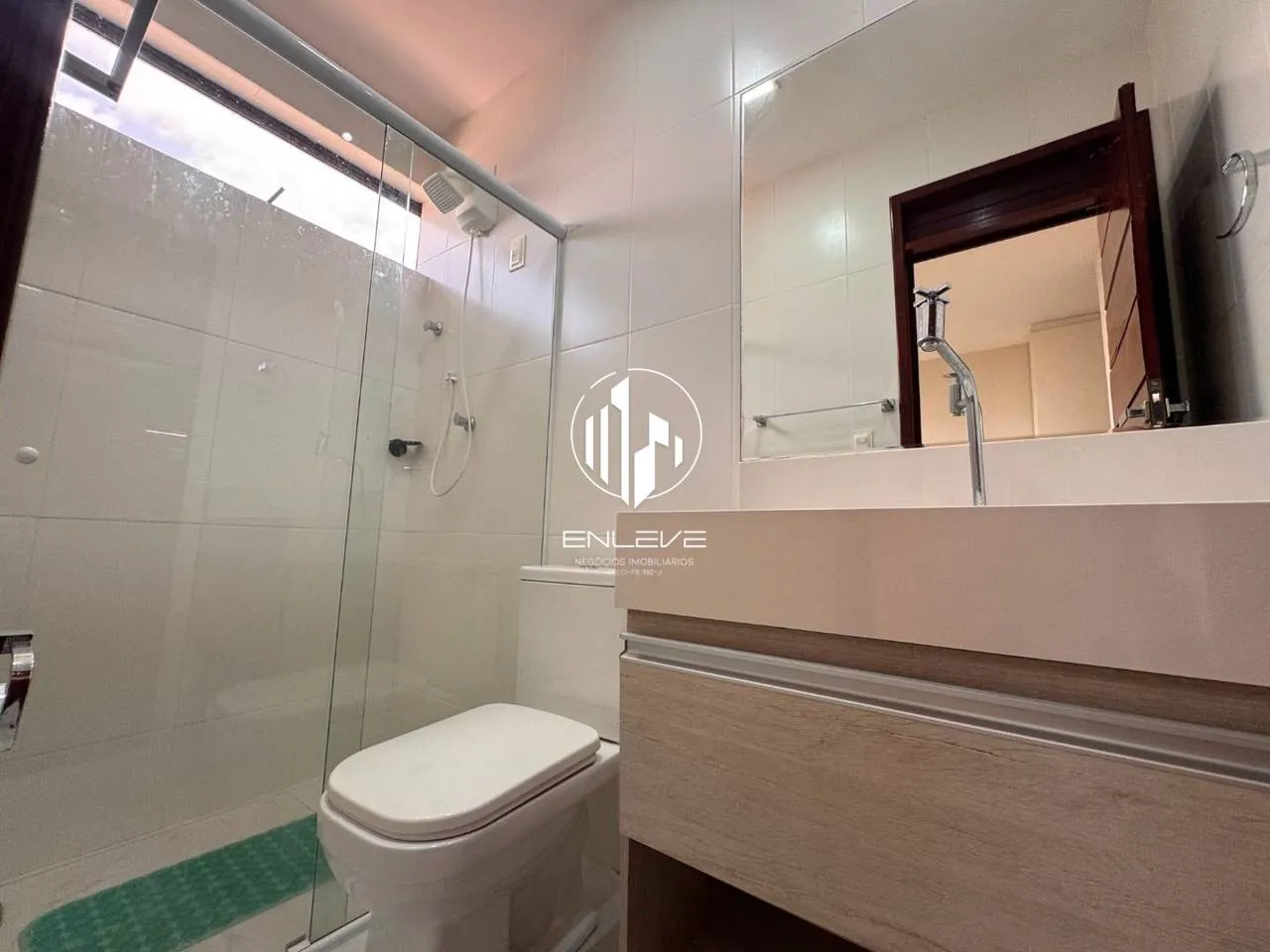 Casa com 4 suítes, 5 banheiros e 600 m² — photo 17