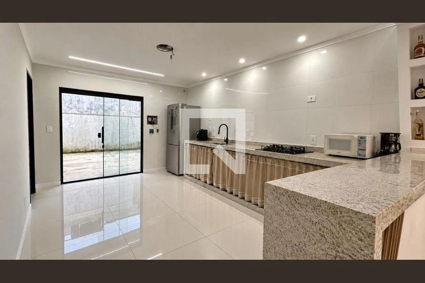 5-bedroom house, 1 with its own bathroom, 120 m² — photo 2