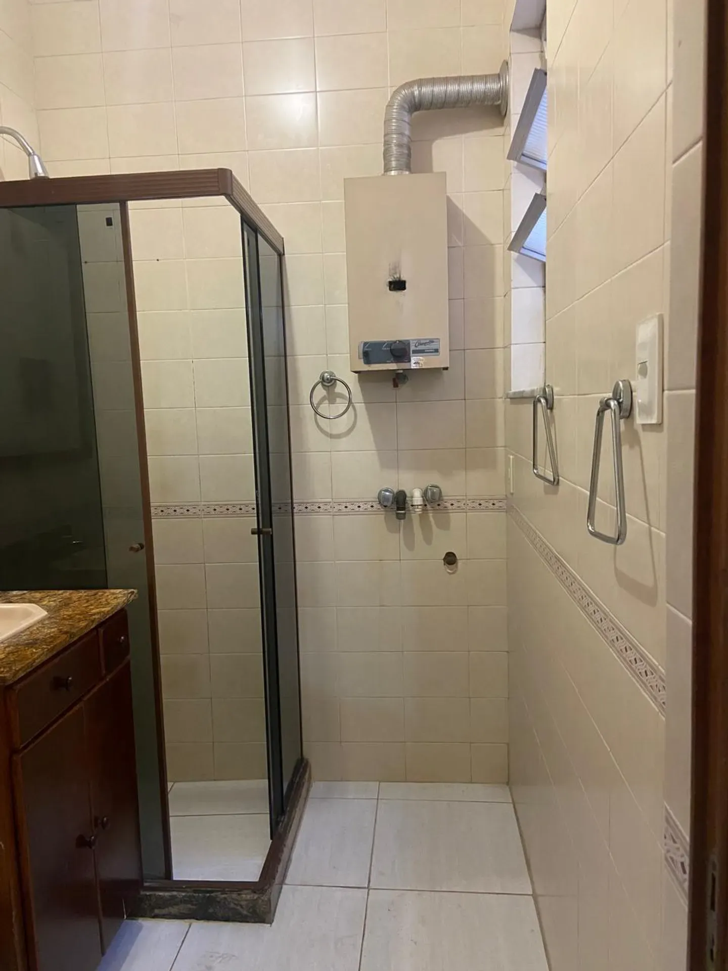 Apartamento de 1 dormitorio con 28 m² y cocina independiente — photo 4