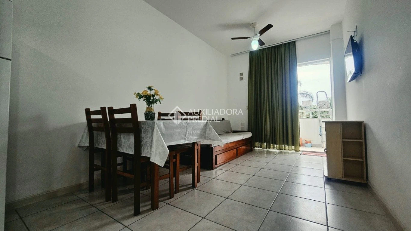 Furnished apartment, 62 m², with a grill on the balcony — photo 11