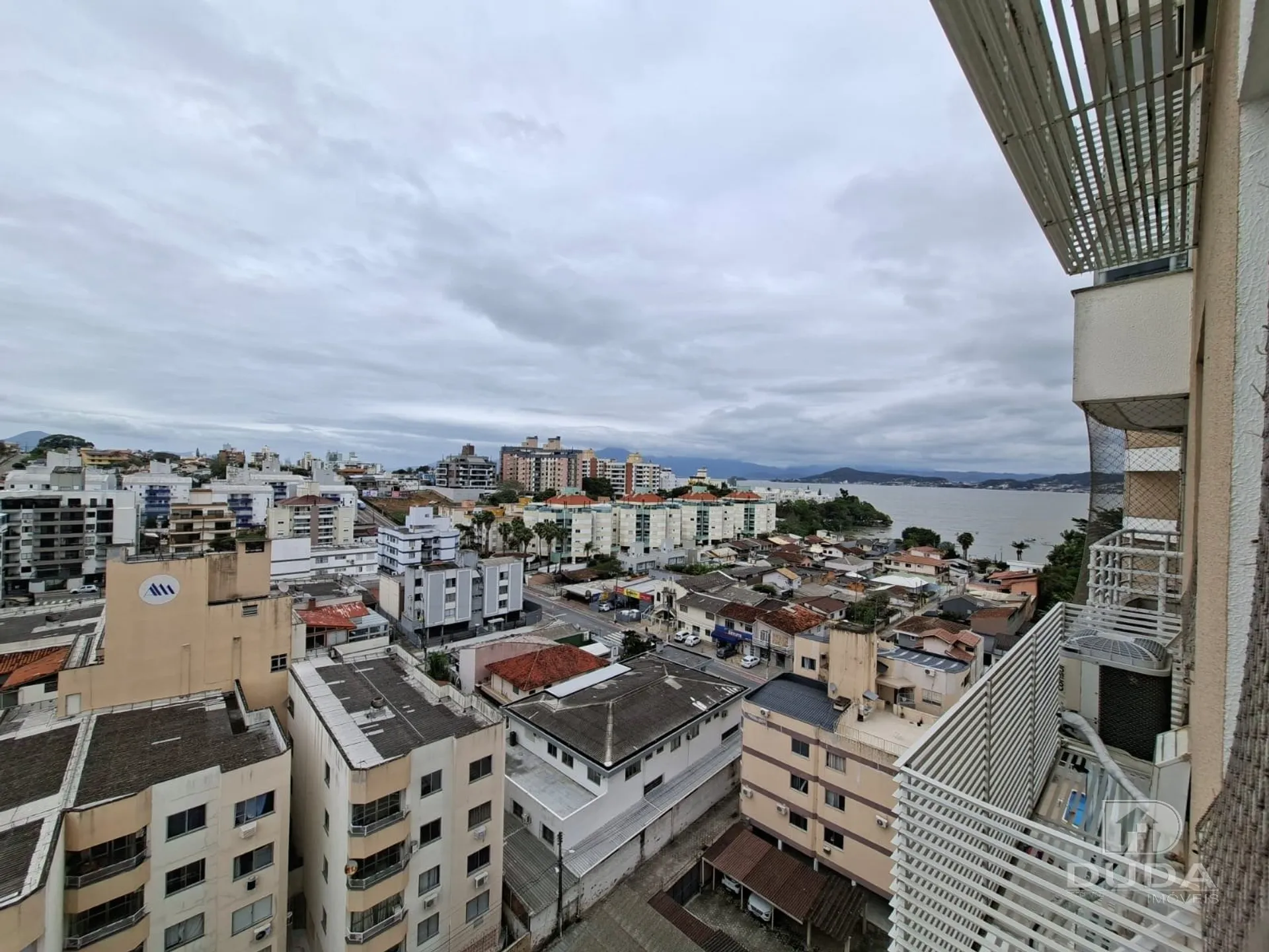 Apartment on the 10th floor with floor-to-ceiling windows — photo 71