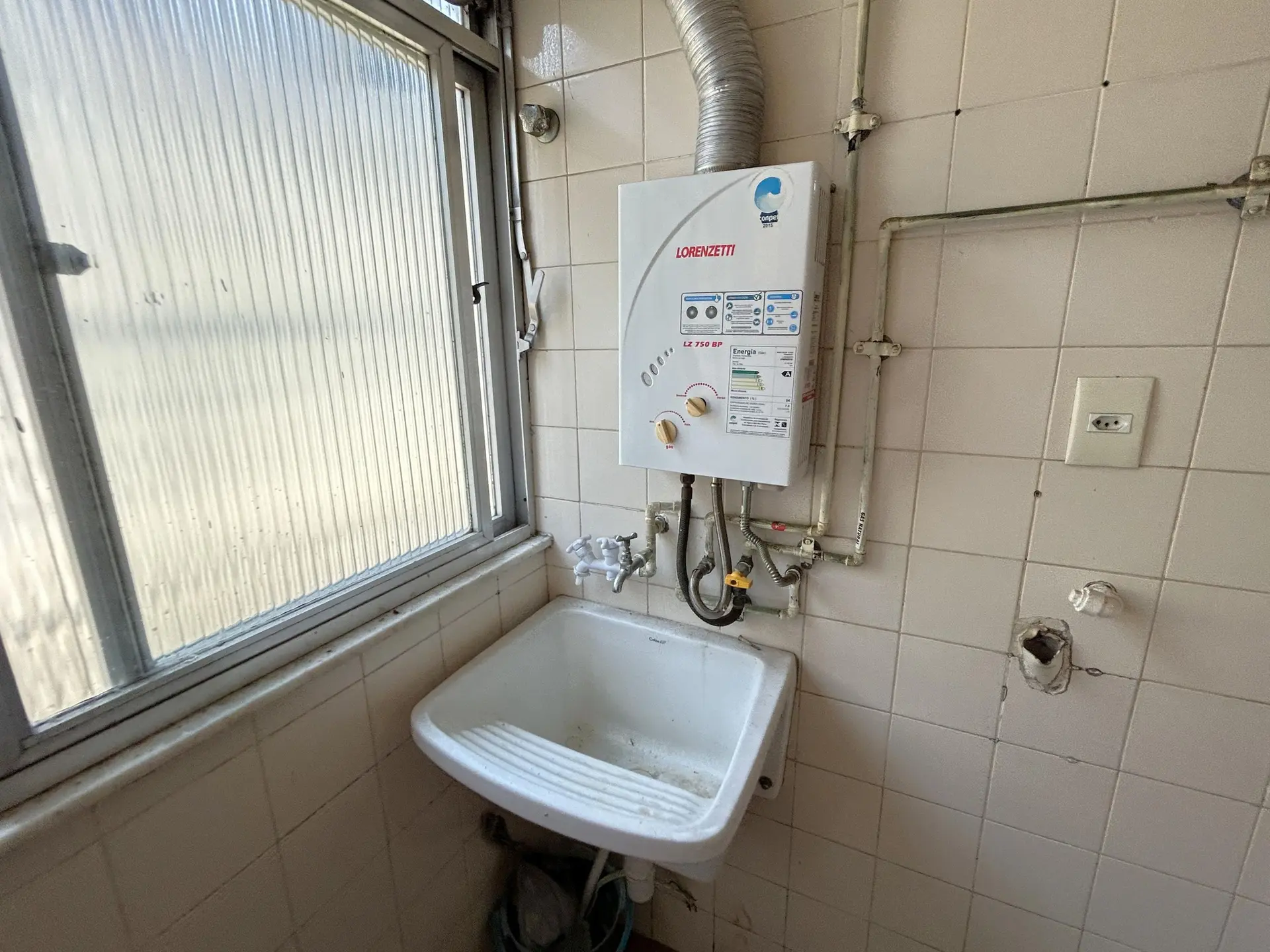 Unfurnished rental apartment with 2 bedrooms and parking — photo 10