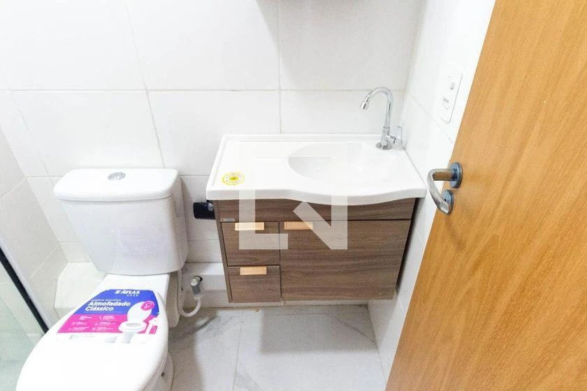 2-bedroom apartment in a building with a gym — photo 16