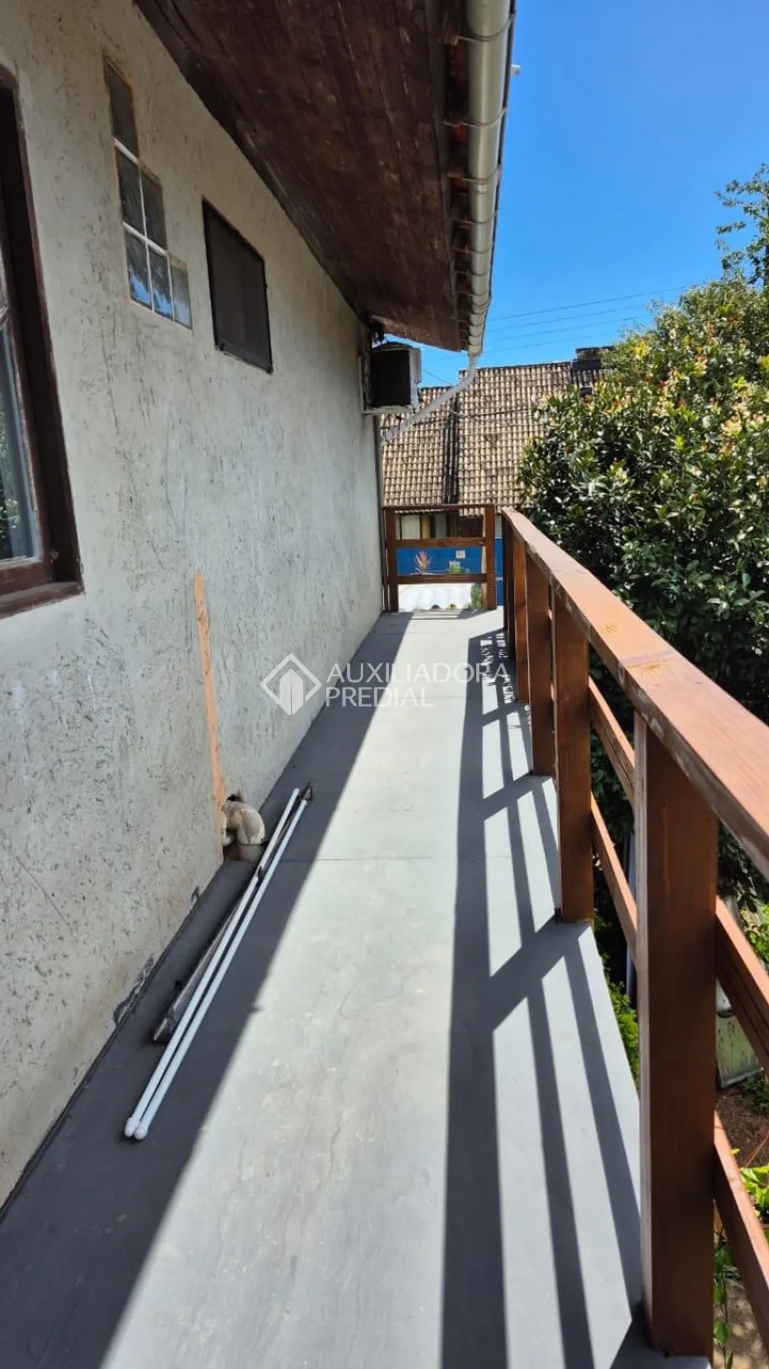 Furnished house, 100 m², with wood or laminate floors — photo 23