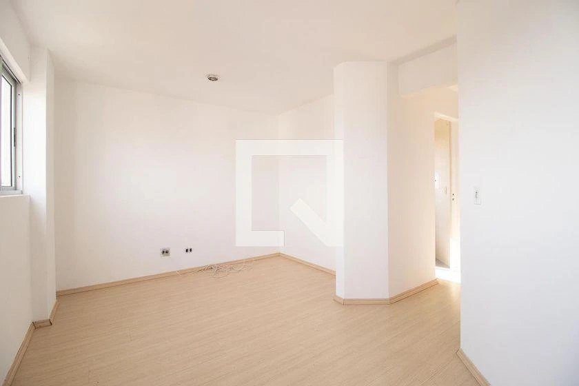 One-bedroom apartment with wood or laminate floors — photo 12