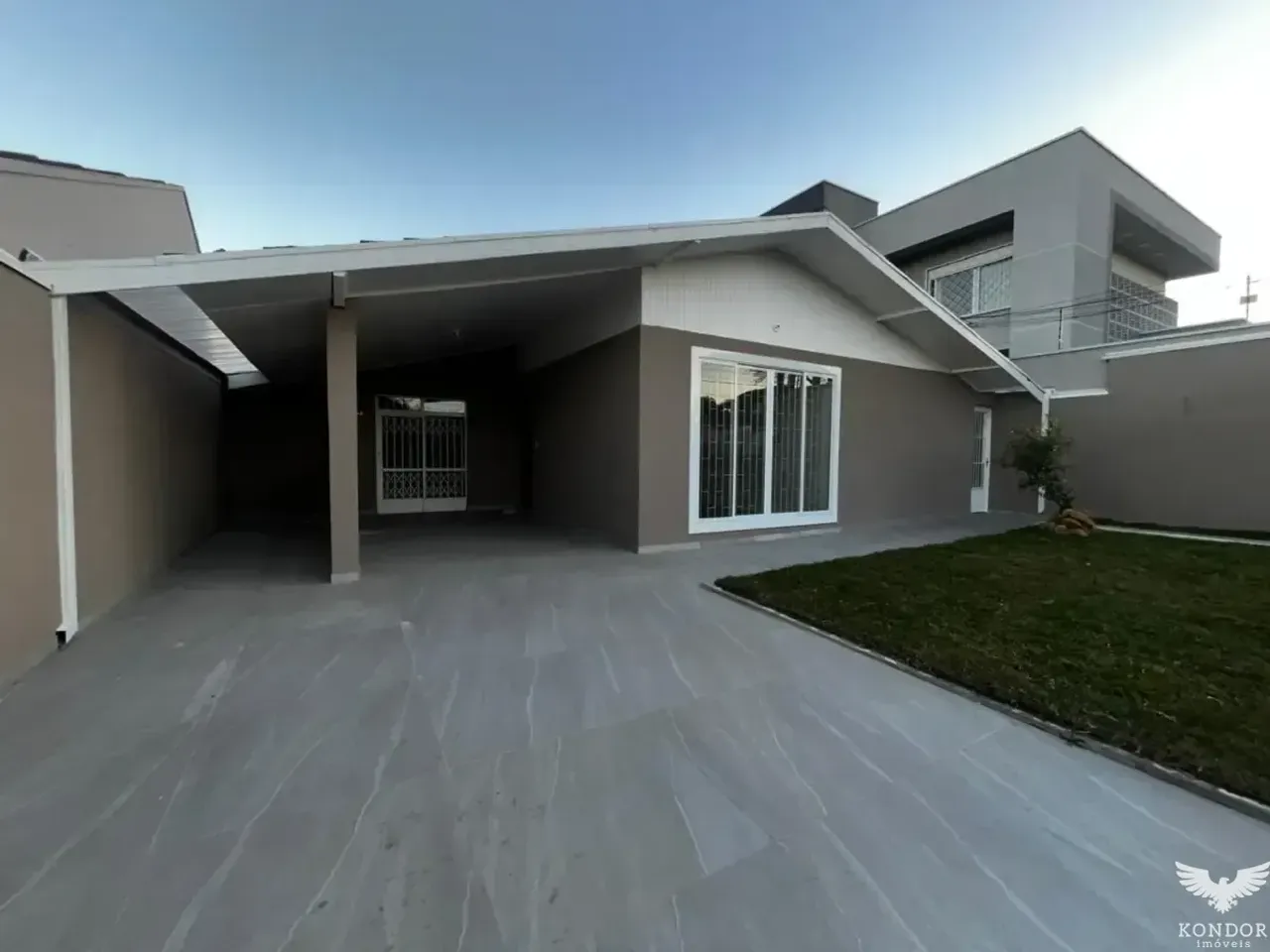 Single-level house with 220 m², 3 bedrooms and BBQ — photo 3