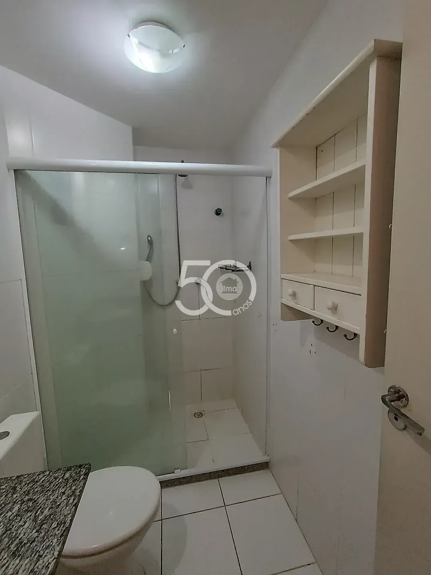 Departamento de 2 dormitorios con piso de madera o laminado — photo 23
