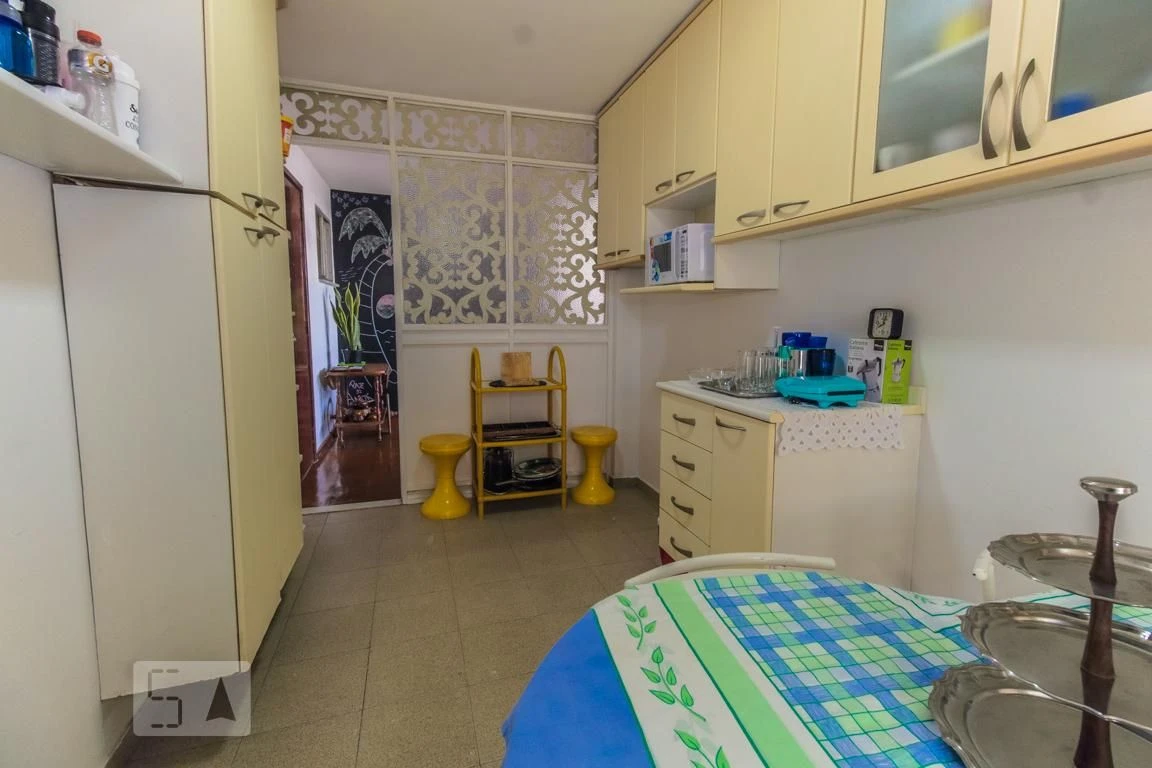Furnished 4-bedroom apartment with 3 bathrooms — photo 8