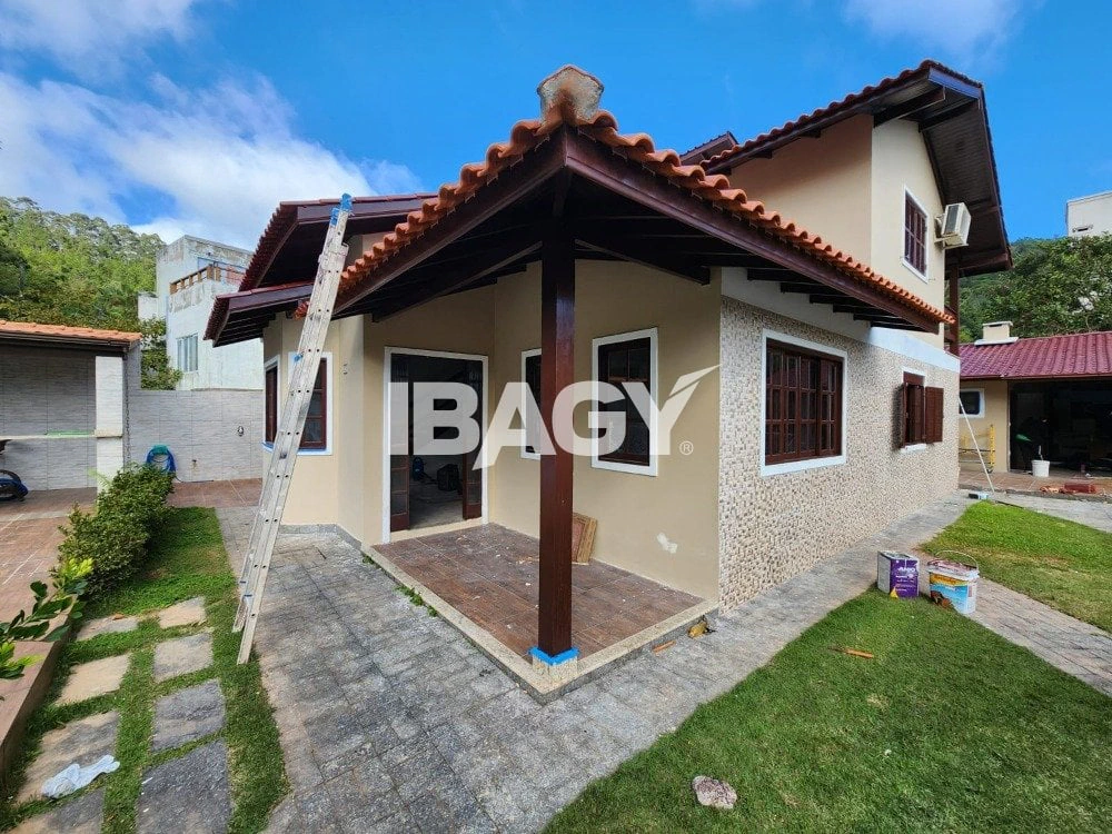 4-suite house with private BBQ space — photo 4