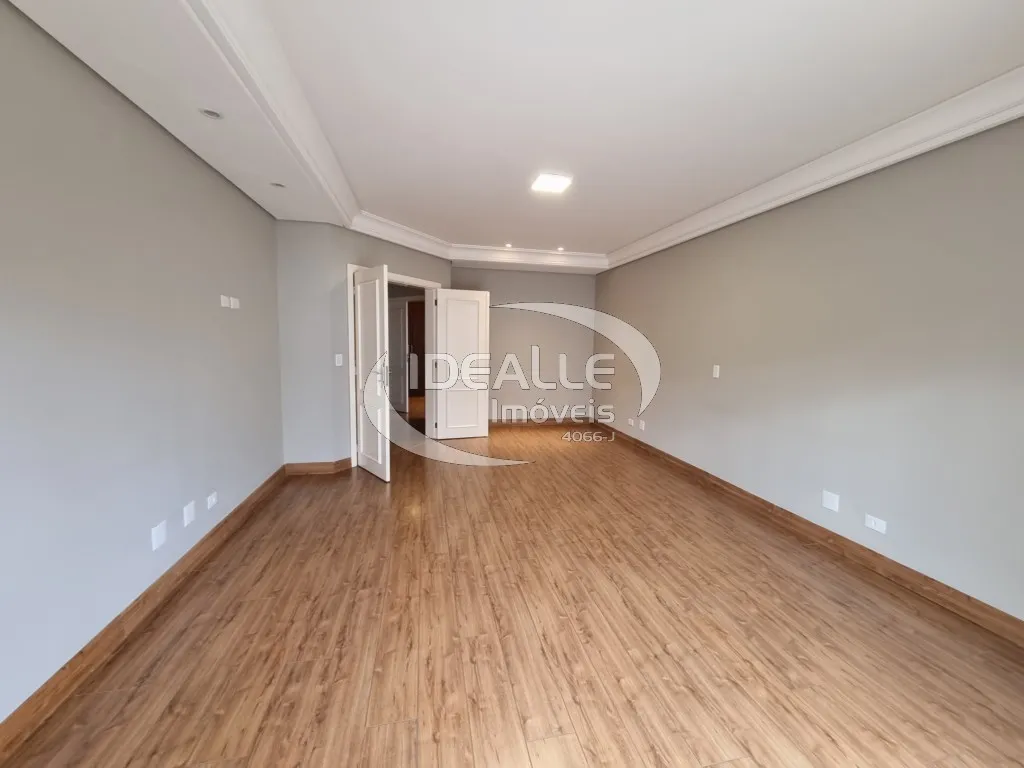 Rental house with 5 bedrooms and 6 bathrooms — photo 22
