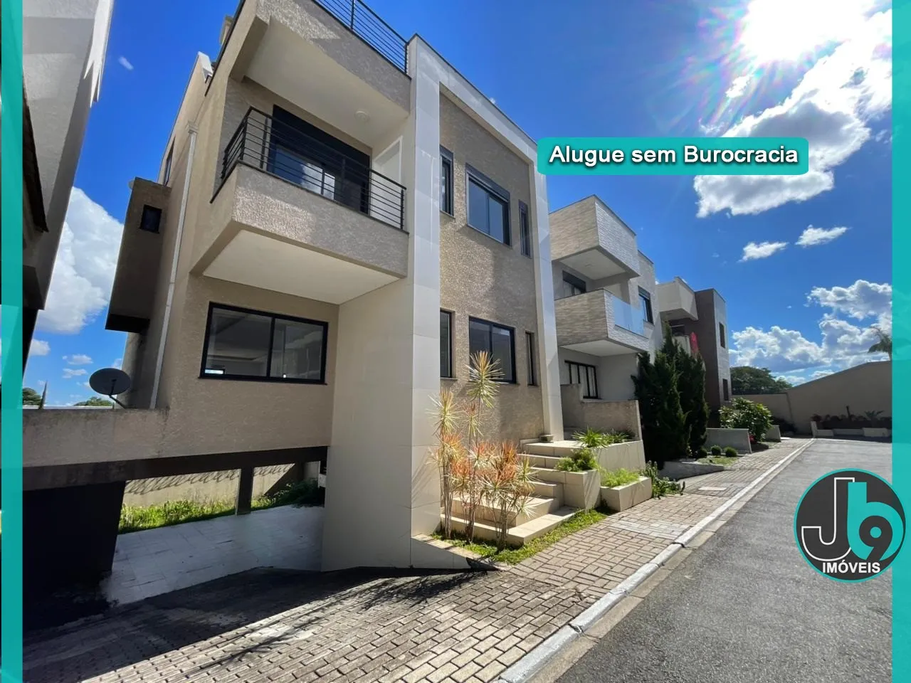 Condominium house with 295 m², 5 bedrooms and parking