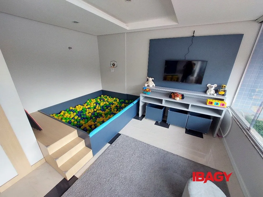 Mountain view in a 3-bedroom apartment, 90 m² — photo 16