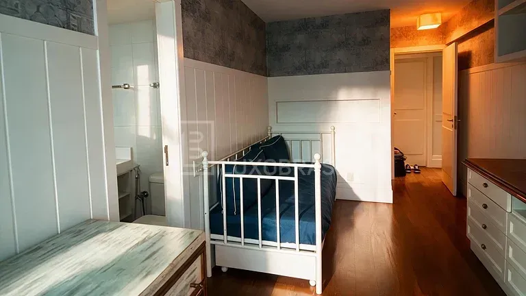 2-bedroom apartment in a building with a gym — photo 3