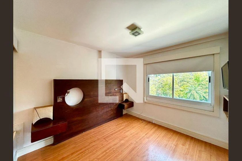 180 m² furnished apartment with open-plan kitchen — photo 34