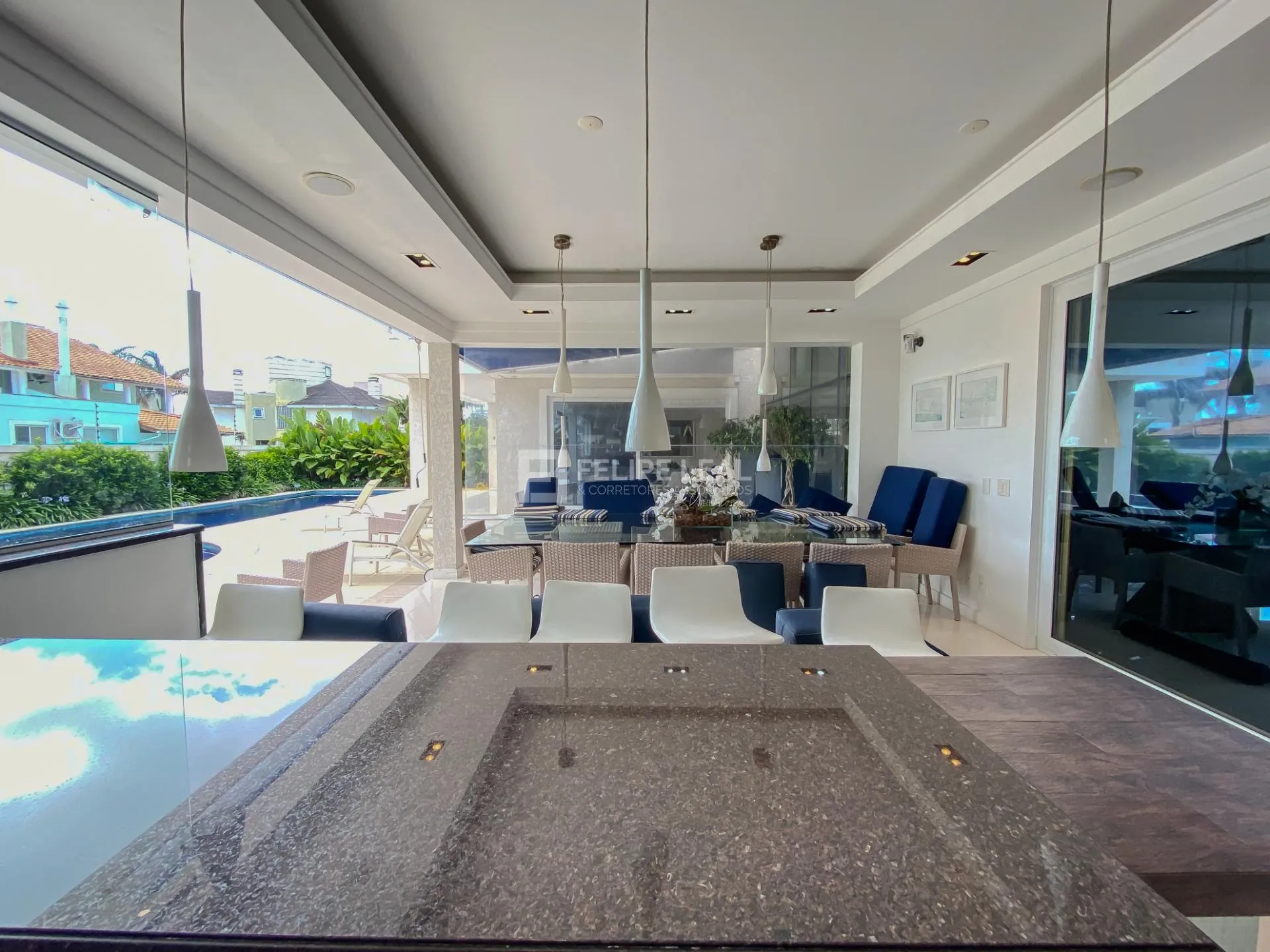 Casa em condomínio com 9 dormitórios e 8 suítes — photo 32