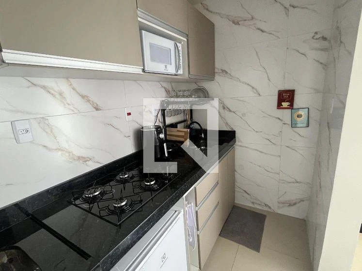 Furnished apartment, 30 m², with a glass-enclosed balcony — photo 6